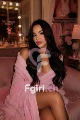Mia - Escort en Genève
