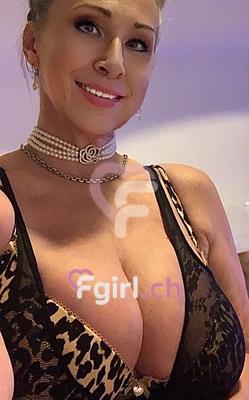 Olivia - Erotic masseuse in Fribourg
