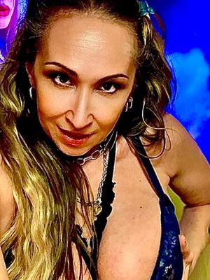 Olivia - Erotische Masseurin in Freiburg
