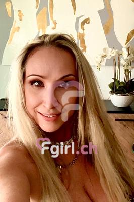 Olivia - Masajista erótica en Fribourg