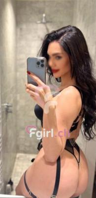 Miss Lola Julia - Dominatrix BDSM a Genève

