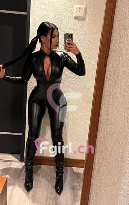 Miss Dilara - Dominatrice BDSM à Lausanne
