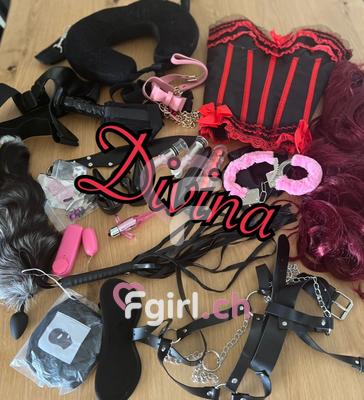 Miss Divina - Dominatrice BDSM à Neuchâtel
