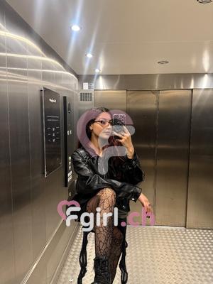 Mistress Lia - BDSM-Domina in Renens