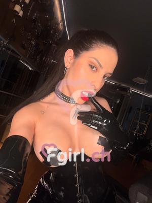 Mistress Nyx - BDSM Dominatrix in Zürich