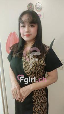 Mom Pat - Masseuse érotique à Lausanne
