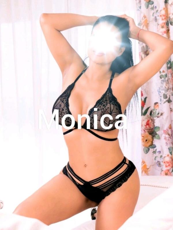 Monica - Masseuse érotique à Neuchâtel
