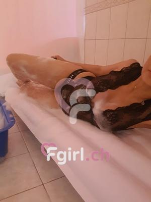 Moussy Thaï - Erotische Masseurin in Neuenburg
