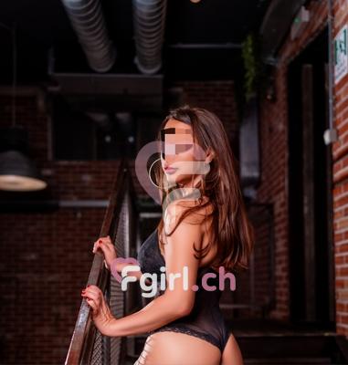 Nany - Erotische Masseurin in Genf
