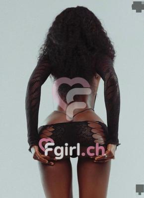 Naomi - Erotische Masseurin in Sion
