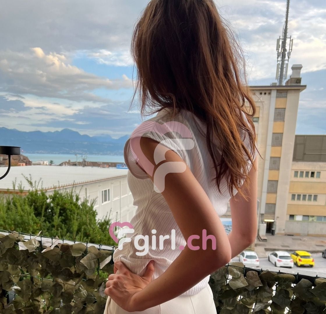 Natalie – Lausanne photo 3