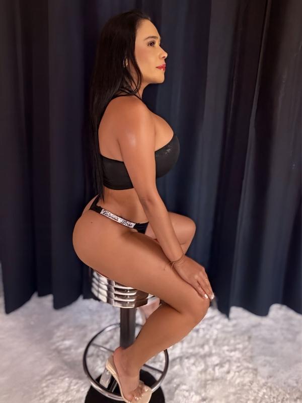 Nathalia - Escort in Aigle
