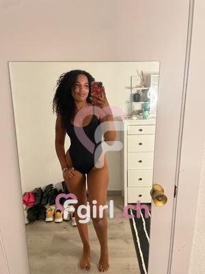 Naya - Escort in Genf
