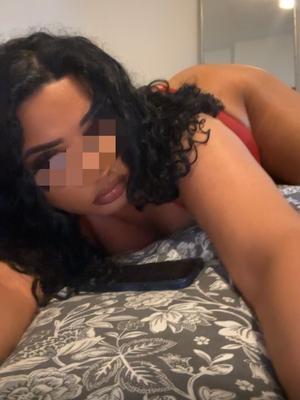 Nelia - Escort in Genf
