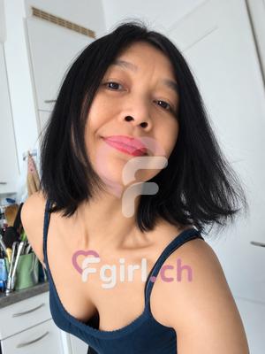 Nene - Erotic masseuse in Sion