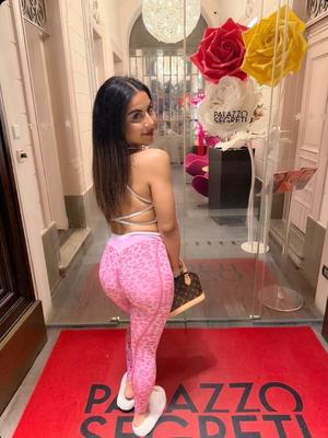 Ness - Escort in Eaux-vives
