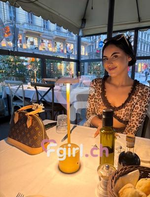 Ness - Escort in Eaux-vives
