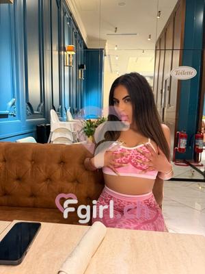 Ness - Escort in Eaux-vives
