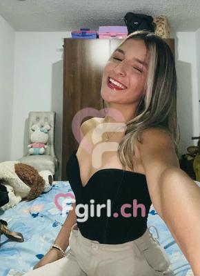 Nia - Escort en Renens

