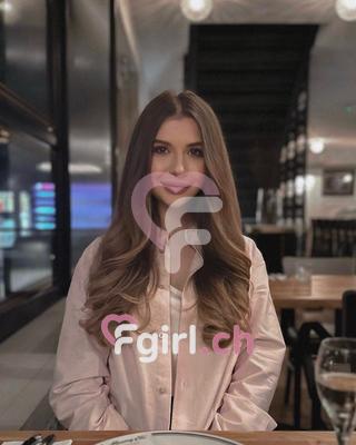 Nicole - Escort in Genf
