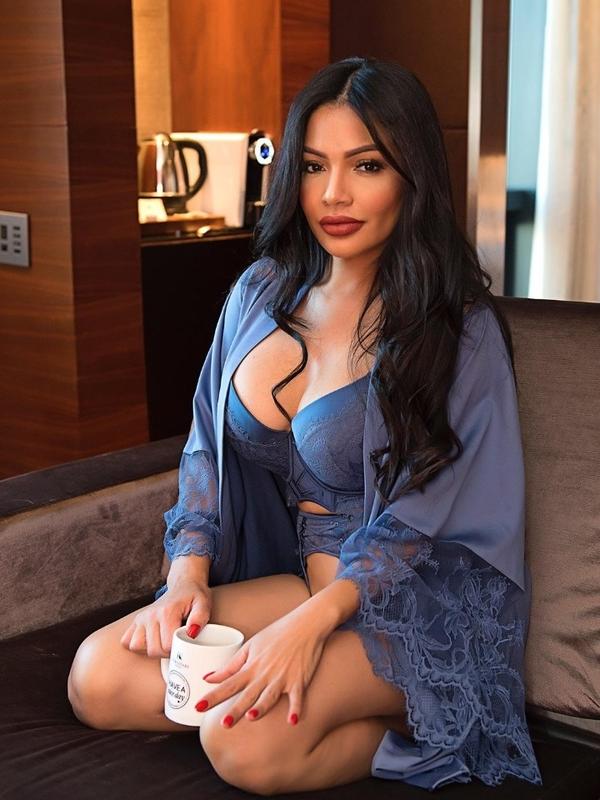 Nicole - Escort in Romont

