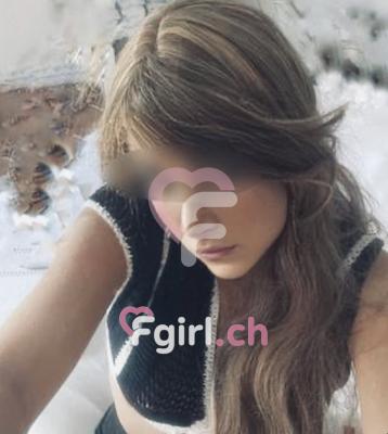 Nicole - Masajista erótica en Fribourg
