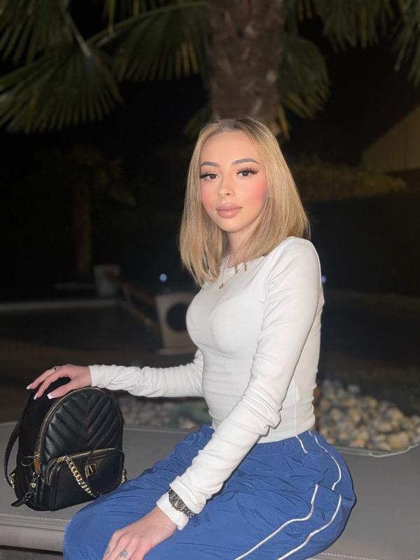 Niky - Massaggiatrice erotica a Genève
