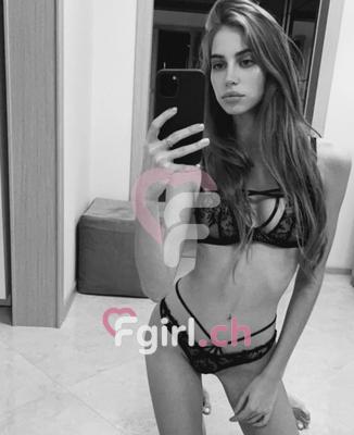 Nina - Escort in Geneva