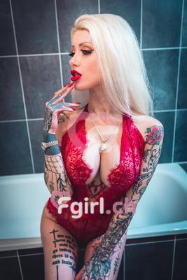 Nina - Escort in Geneva

