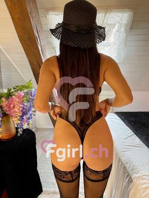 Nina - Escort in Gland
