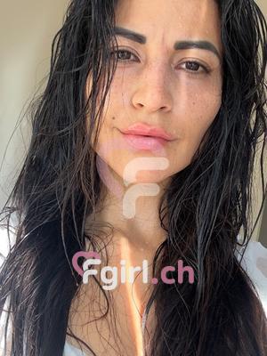 Nina - Escort in Eaux-vives