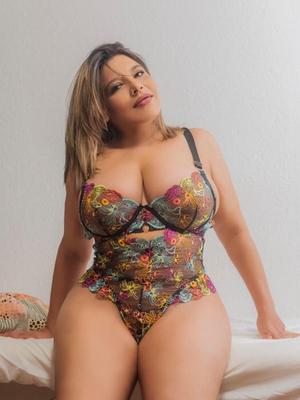 Nina - Escort in Romont
