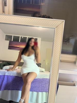 Nina - Masajista erótica en Lausanne
