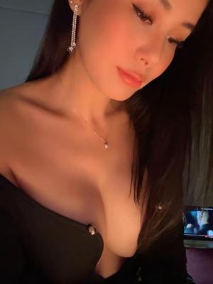Nina - Erotische Masseurin in Nyon

