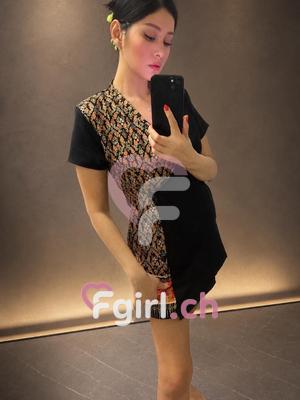 Nina - Erotic masseuse in Nyon
