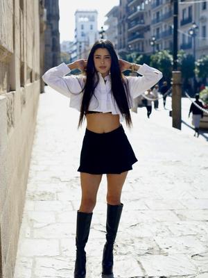 Nina - Escort in Genf
