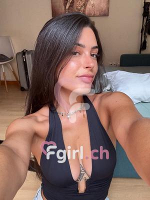 Nina - Escort in Geneva