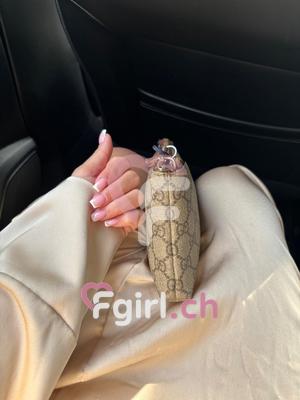 Nina - Escort a Genève
