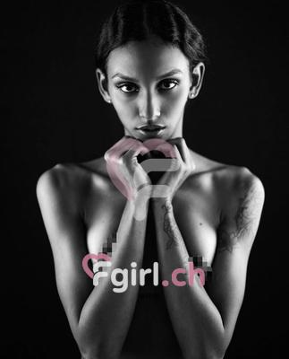Noemi - Escort in Le Locle
