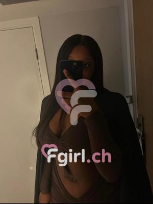 Noémie - Escort in Monthey

