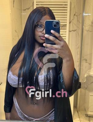 Noémie - Escort in Monthey

