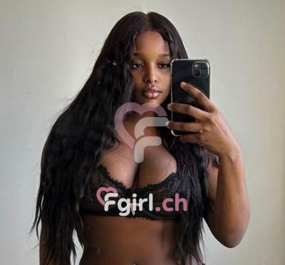Noemie - Escort in Genf
