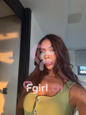 Nora - Escort à Genève