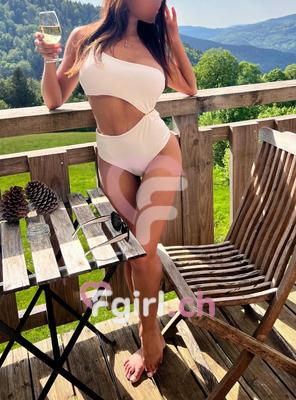 Nora - Escort in Genf
