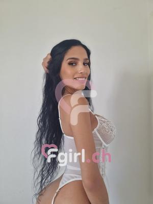 Nuria - Escort en Genève
