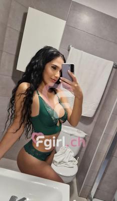 Nuria - Escort en Genève