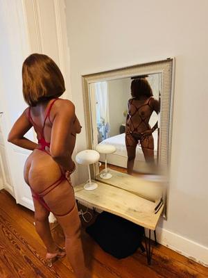 Ophélie - Escort in Genf
