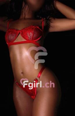 Oshun - Erotische Masseurin in Genf
