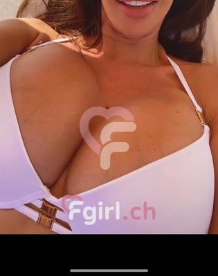 Paola - Escort in Collombey

