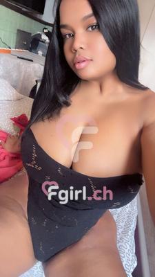 Paola - Escort in Yverdon-les-Bains

